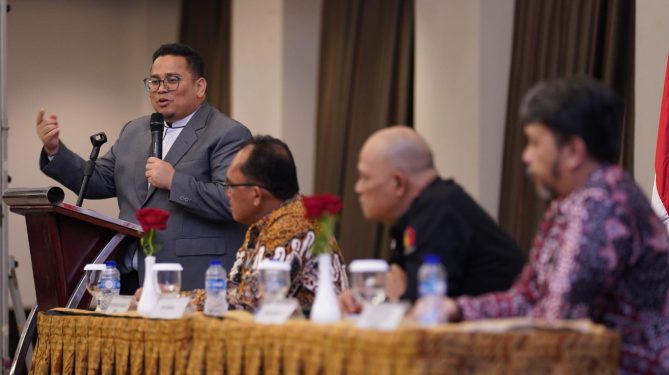 Ketua Bawaslu Rahmat Bagja saat memberikan sambutan pada Rapat Koordinasi Nasional Penyelesaian Sengketa Proses Pemilu Dalam Menghadapi Penetapan DCS Pada Pemilu Tahun 2024, di Jakarta, Selasa (9/8/2023). (Foto: Publikasi dan Pemberitaan Bawaslu RI)