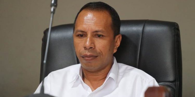 Sumitro Anggota Komisioner Bawaslu Maluku Utara. (Dok : Foto Istimewa)