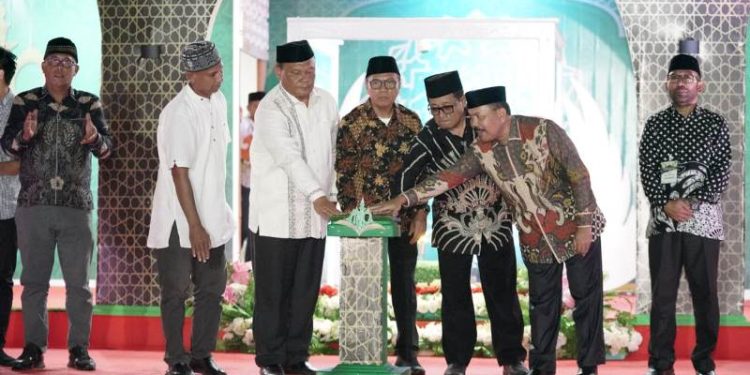 Penjabat Bupati Halteng Saat Membuka MTQ ke-10 Tingkat Kabupaten. (Dok : Foto Istimewa)